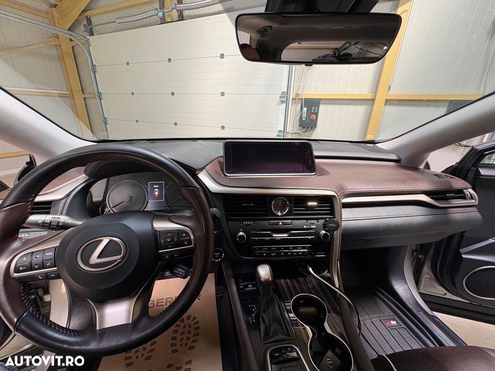 Lexus Seria RX - 11