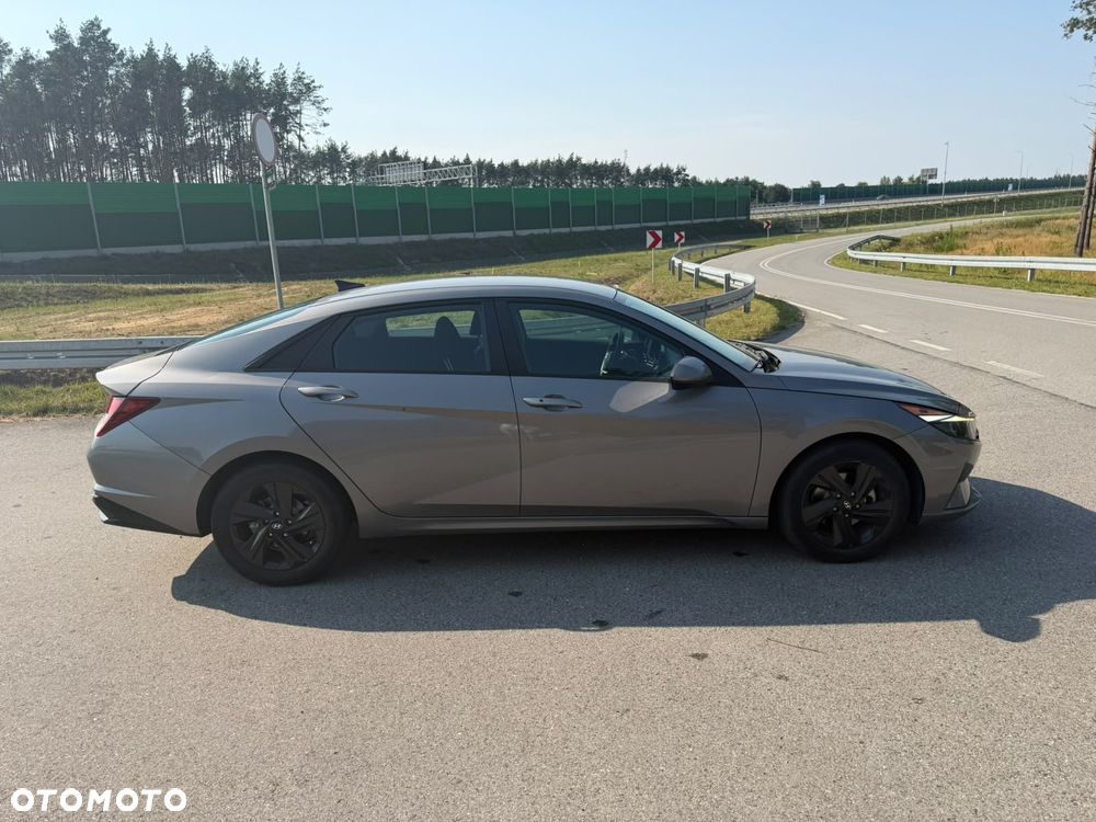 Hyundai Elantra - 6