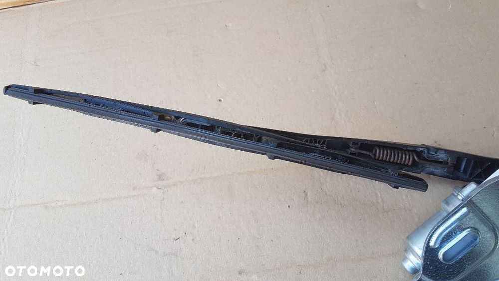 BMW 218d seria 2 F45 Active Tourer mechanizm ramię wycieraczki szyby tylnej - 9