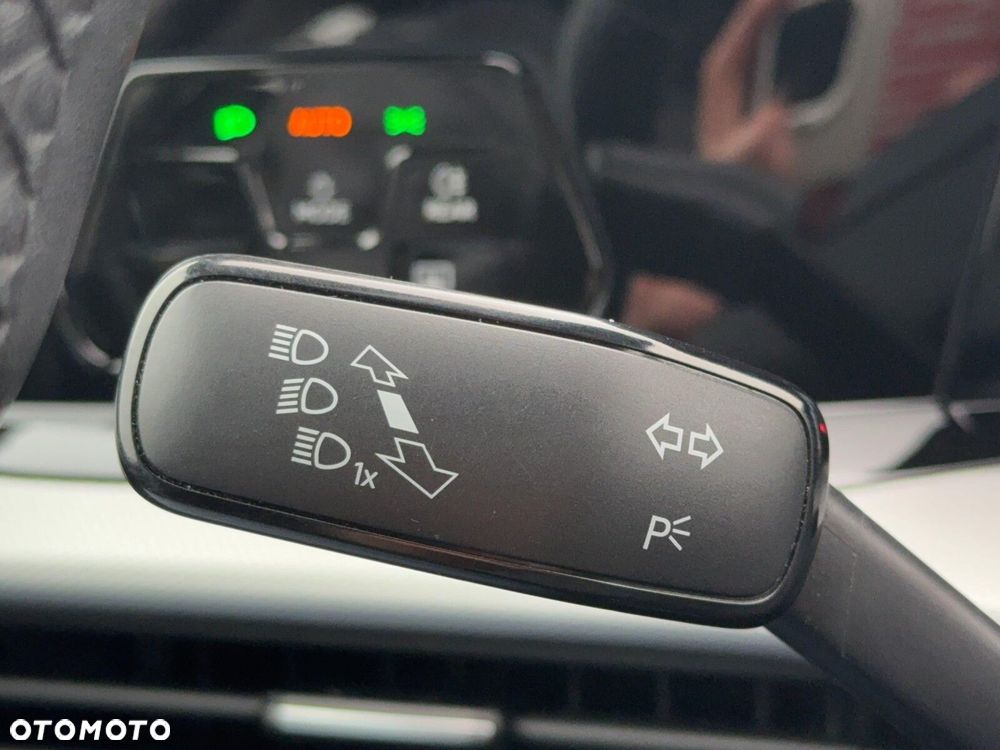 Volkswagen Golf 1.0 TSI Life - 18