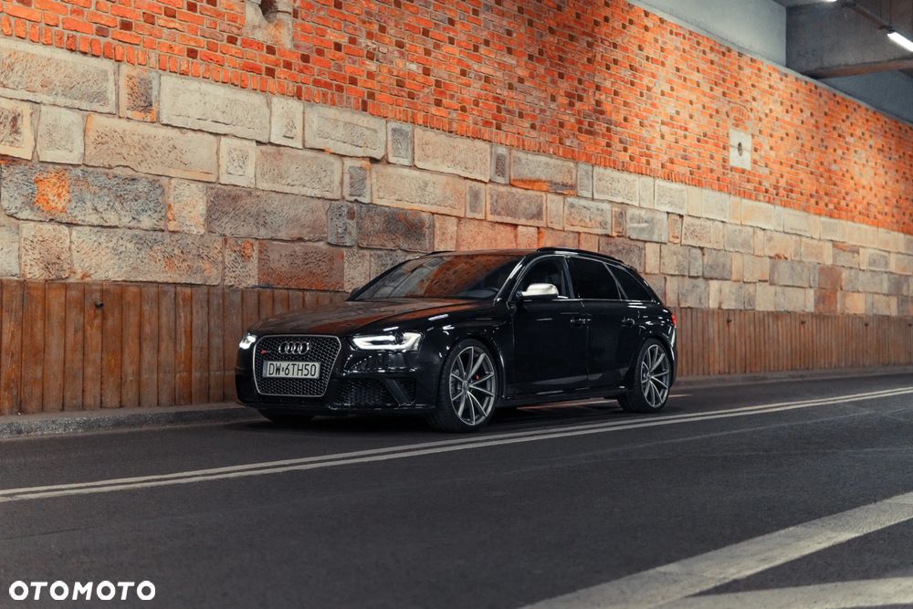 Audi RS4 Limousine - 16