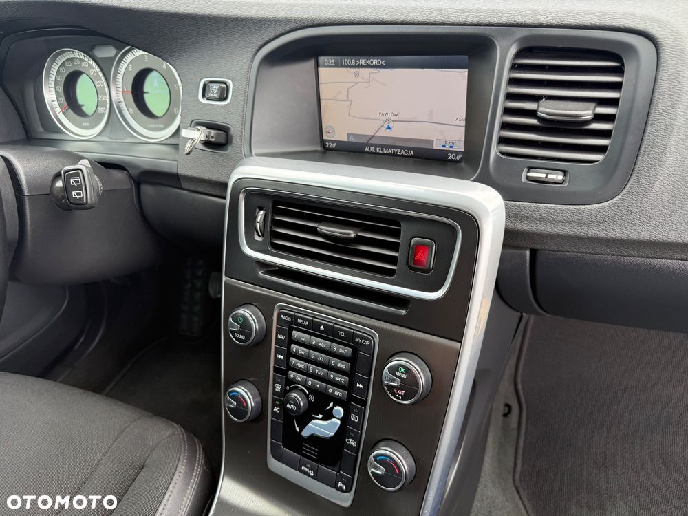 Volvo V60 D2 Momentum - 11