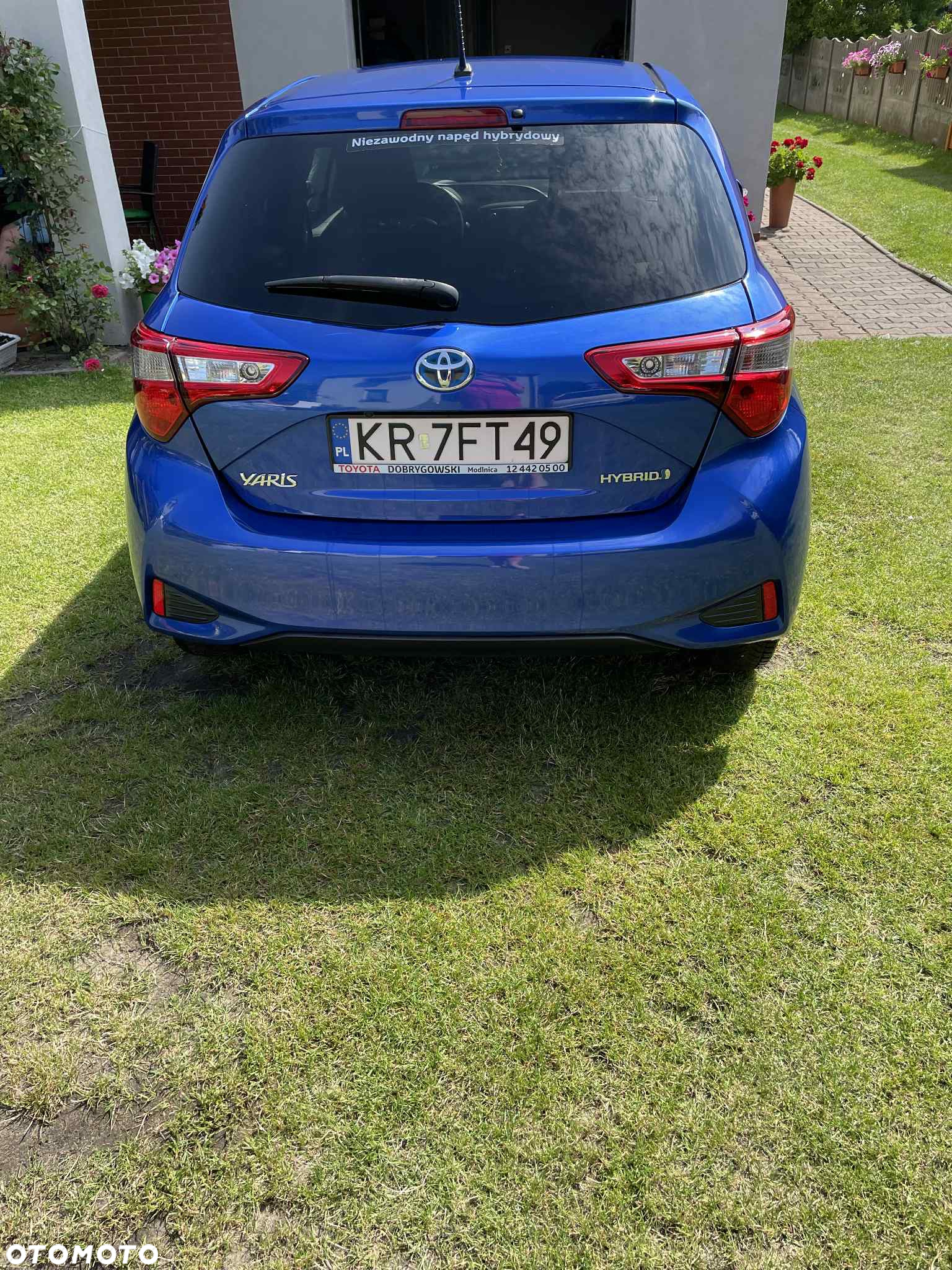Toyota Yaris Hybrid 100 Premium - 4