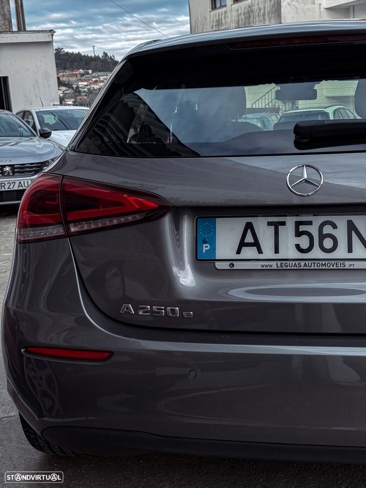 Mercedes-Benz A 250 e Style Plus - 13