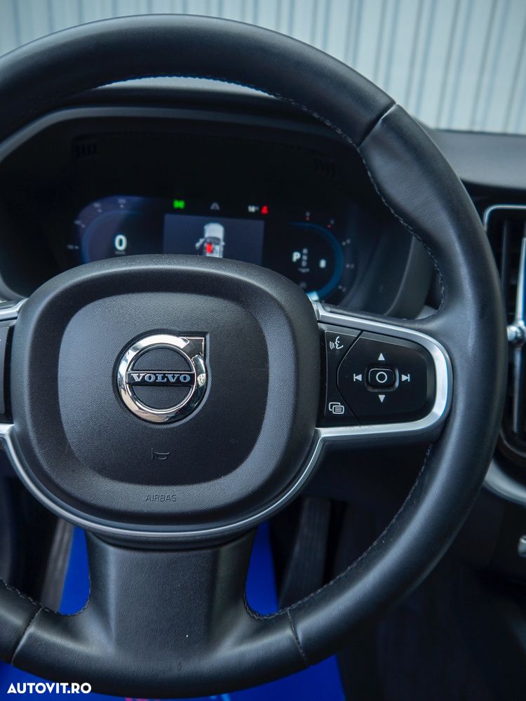 Volvo XC 60 B4 D AWD Geartronic Momentum - 17