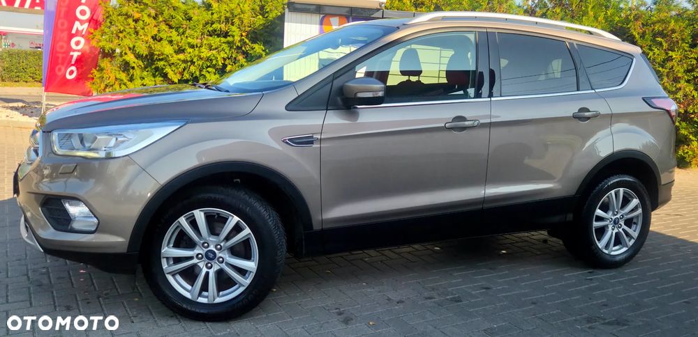 Ford Kuga 1.5 EcoBoost 2x4 Titanium - 5