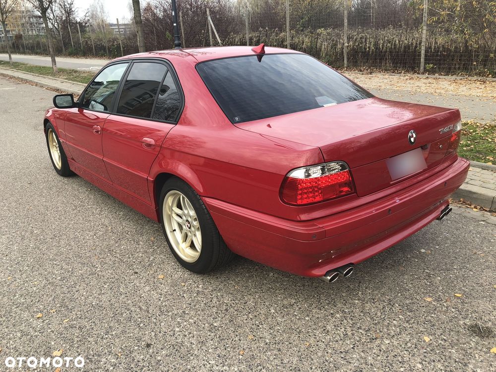 BMW Seria 7 740i - 8
