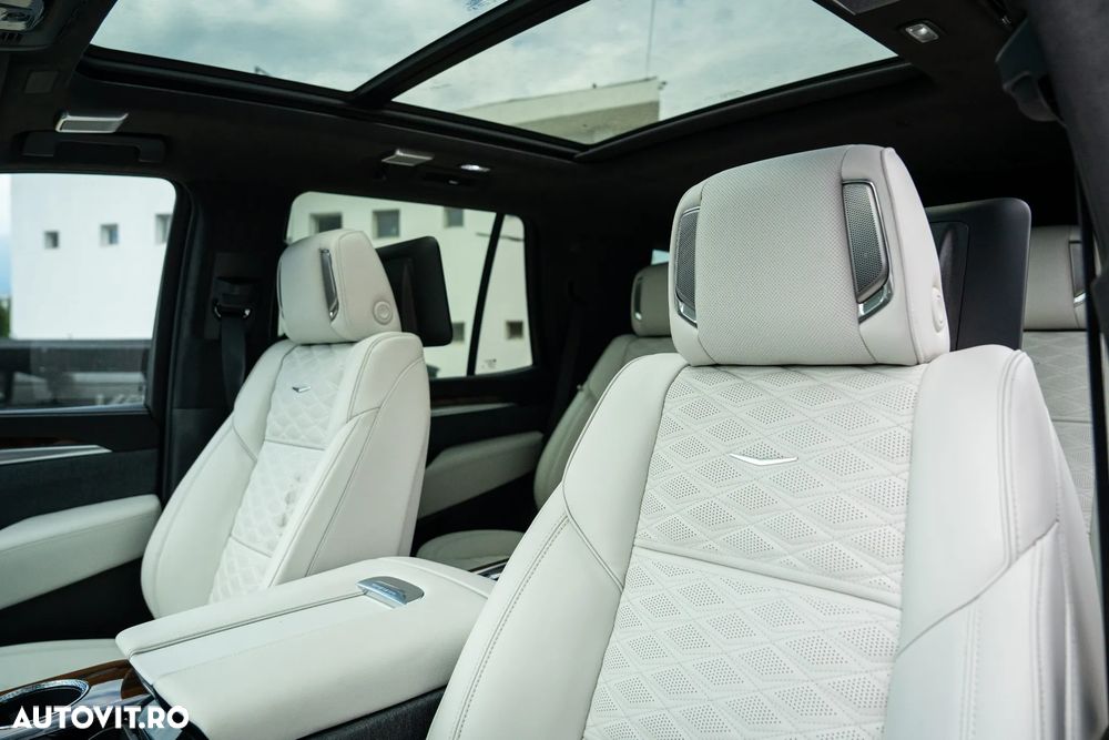 Cadillac Escalade - 34