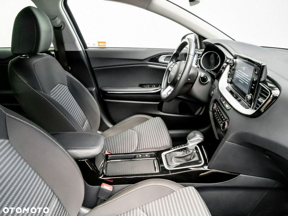 Kia Ceed 1.6 GDI PHEV L DCT - 24
