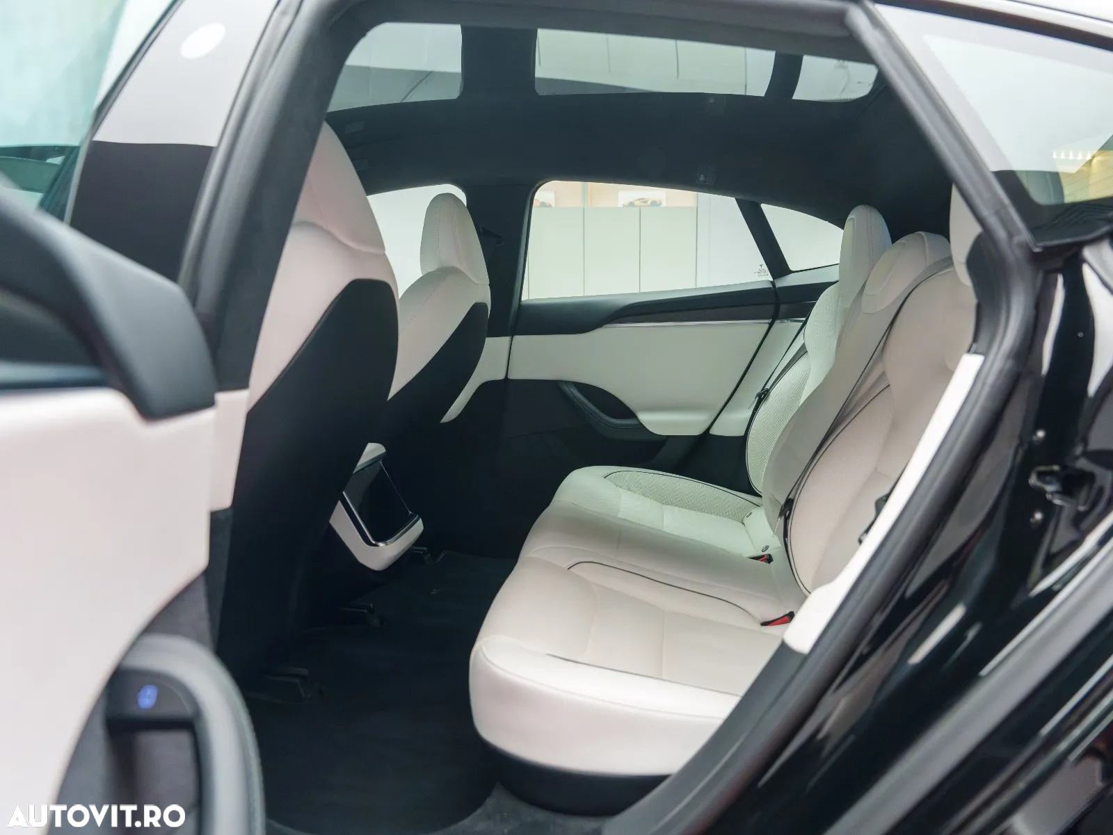 Tesla Model S Plaid - 12