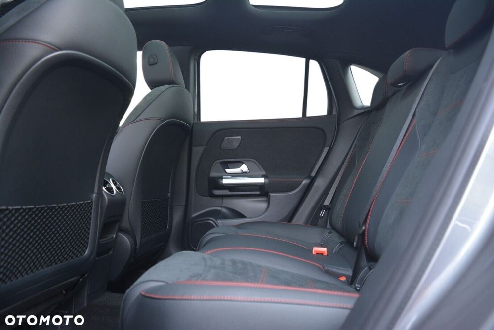 Mercedes-Benz GLA 200 AMG Line - 9