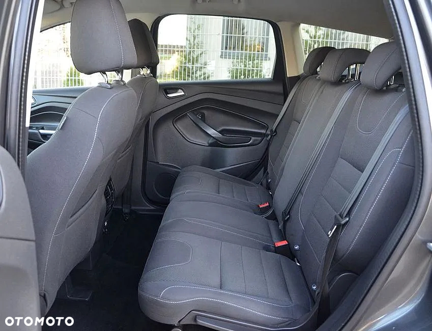 Ford Kuga 2.0 TDCi 2x4 Titanium - 10