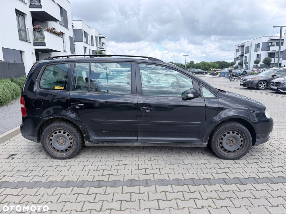 Volkswagen Touran 1.6 FSI Basis Tiptr - 3
