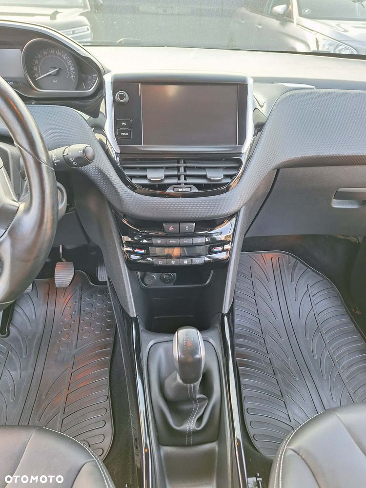 Peugeot 2008 1.6 BlueHDi Allure - 15