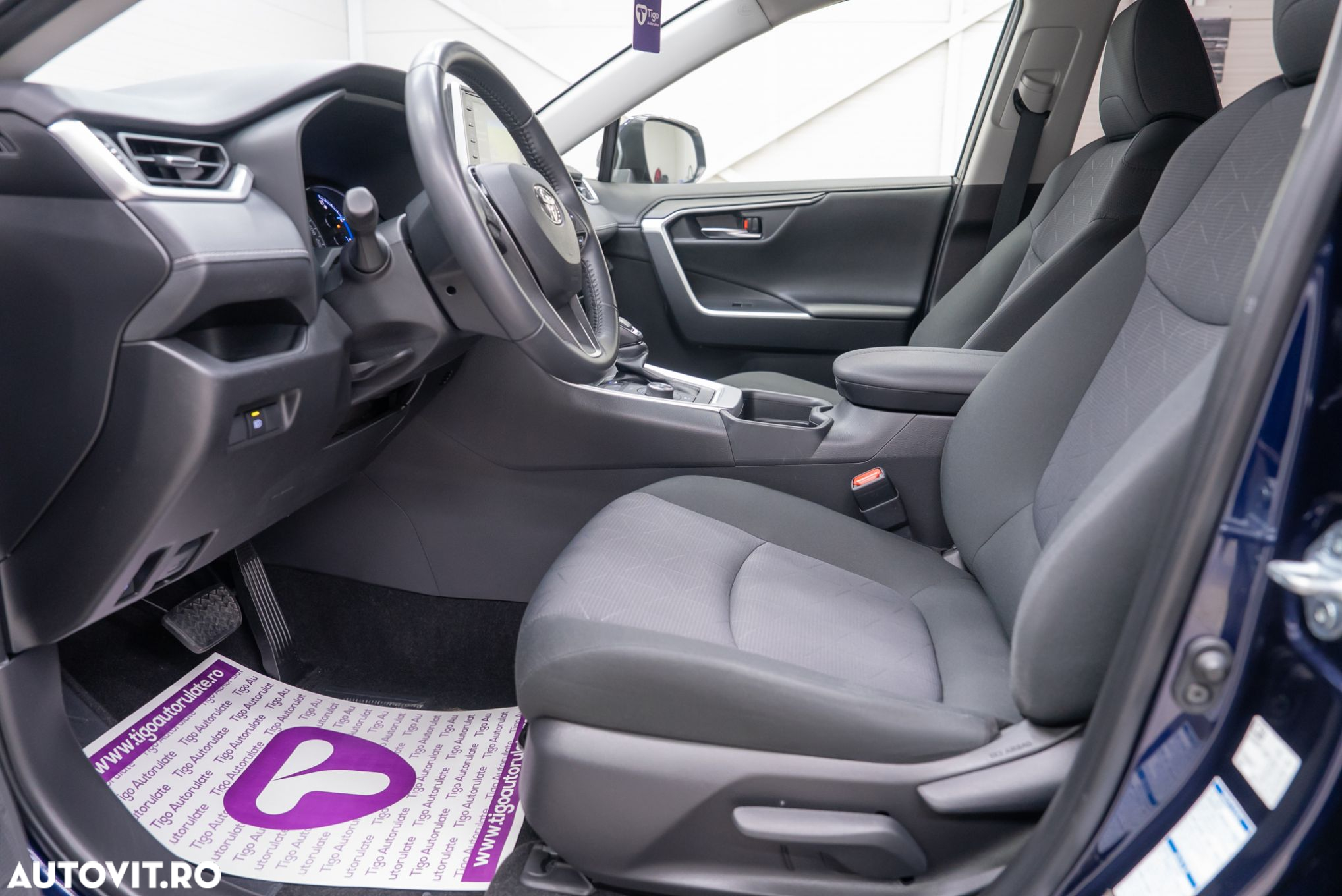 Toyota RAV4 - 8