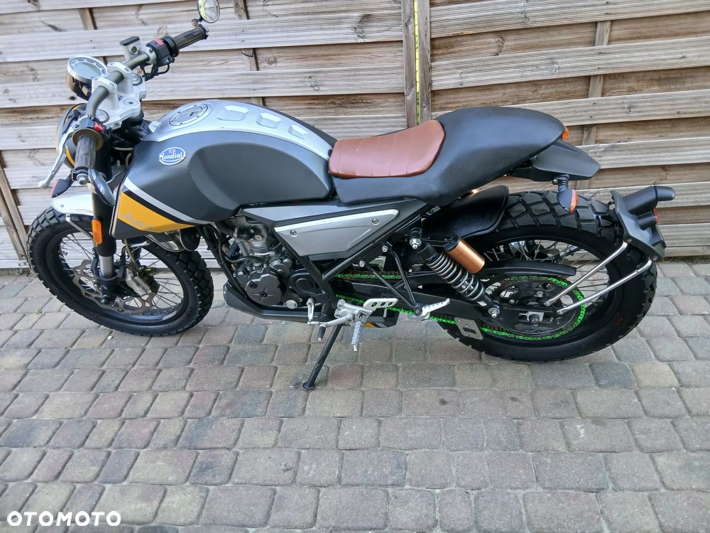 Mondial HPS 125 - 3