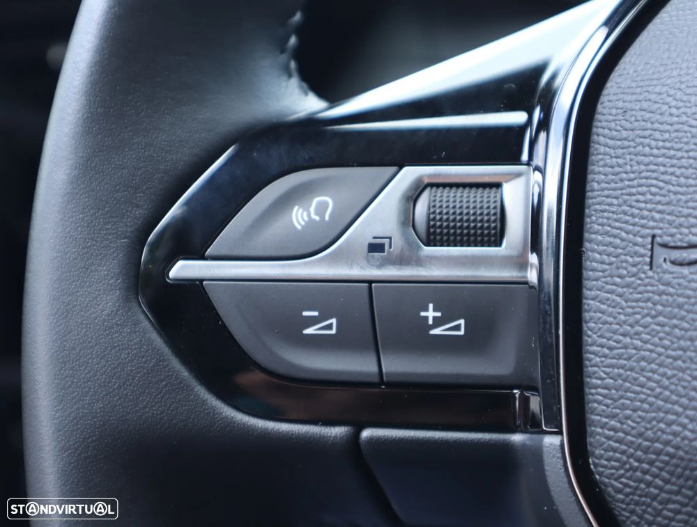 Peugeot 2008 1.2 PureTech Style - 31