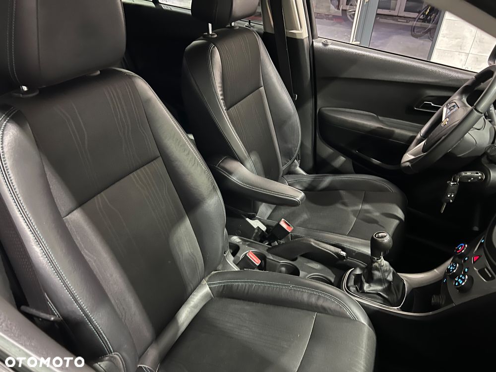 Chevrolet Trax 1.7 D LT - 24