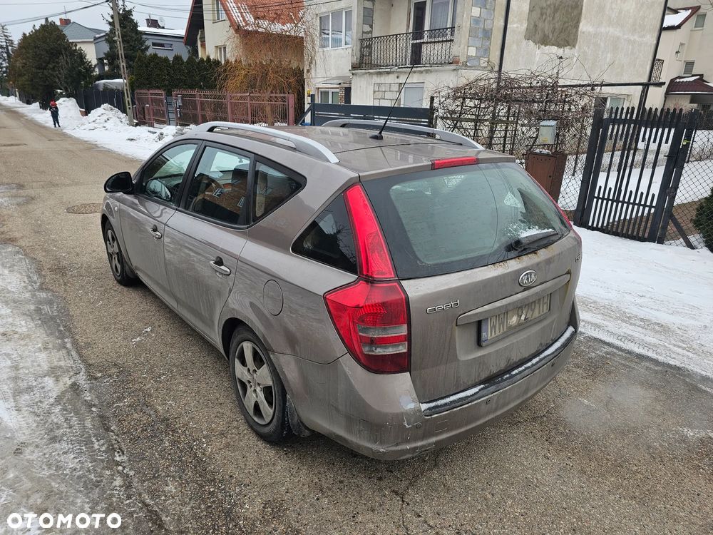 Kia Ceed 1.6 Crdi Comfort + - 3