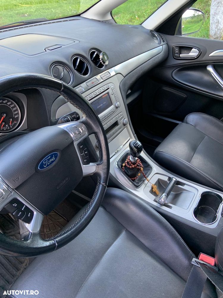 Ford S-Max - 8