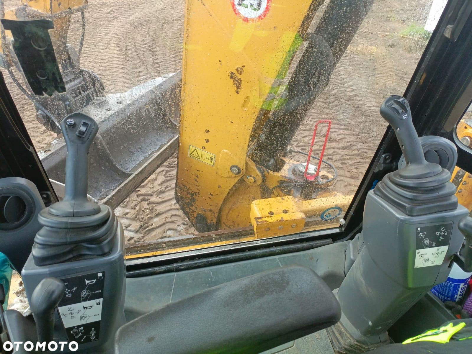 Caterpillar 432F2 - 9
