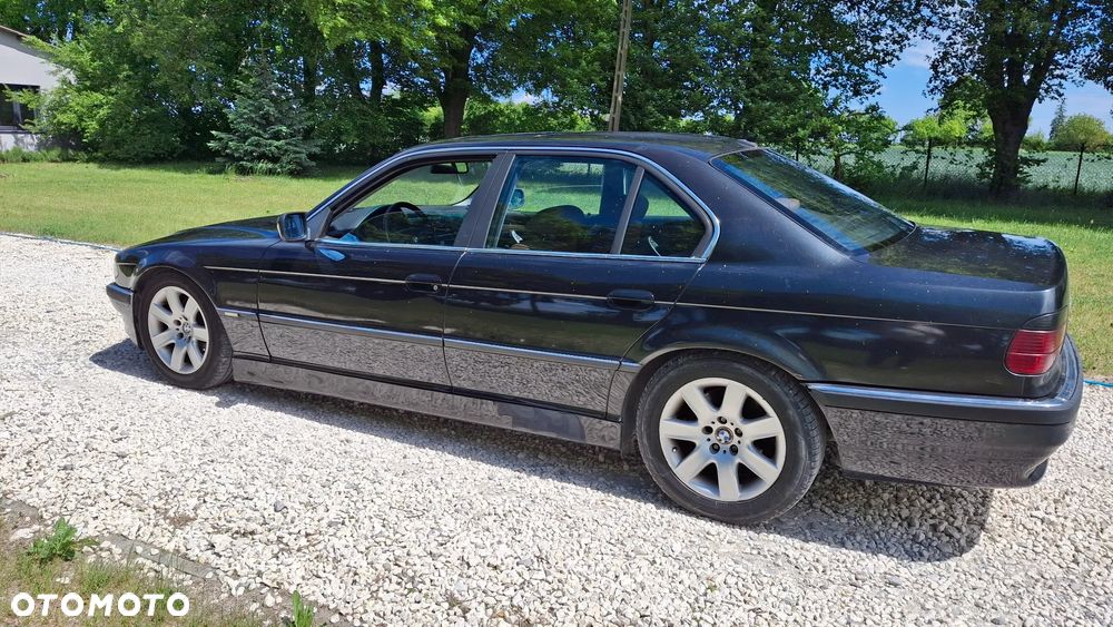 BMW Seria 7 740d - 24