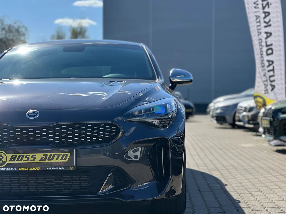 Kia Stinger - 12