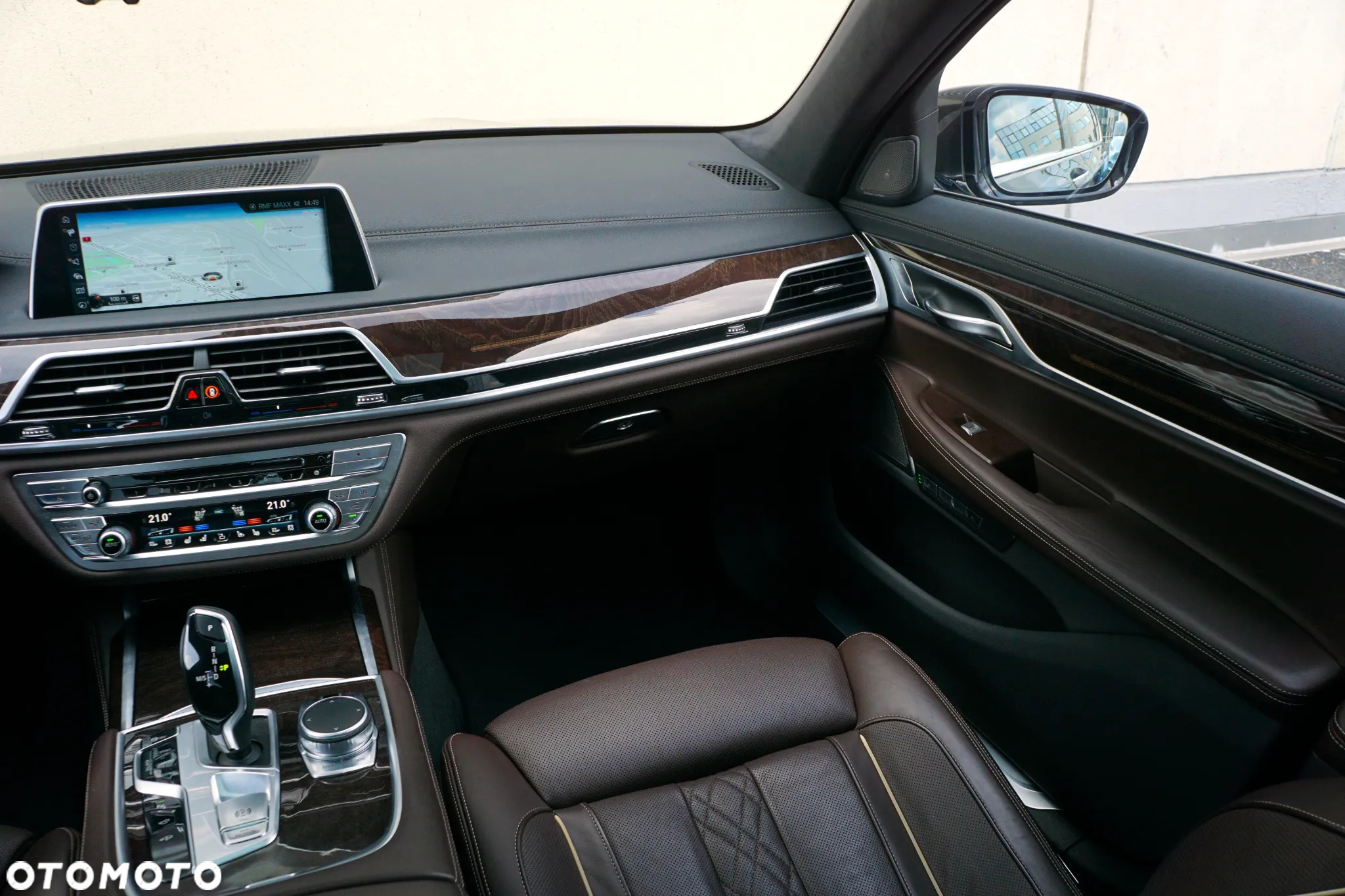 BMW Seria 7 750Li xDrive - 21