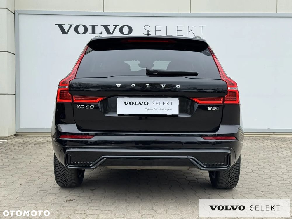 Volvo XC 60 B5 B AWD Plus Dark - 8