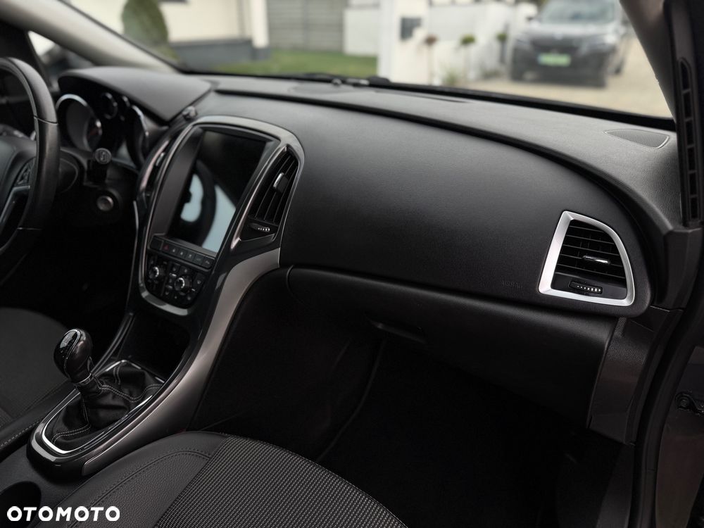 Opel Astra 1.4 T Cosmo - 23