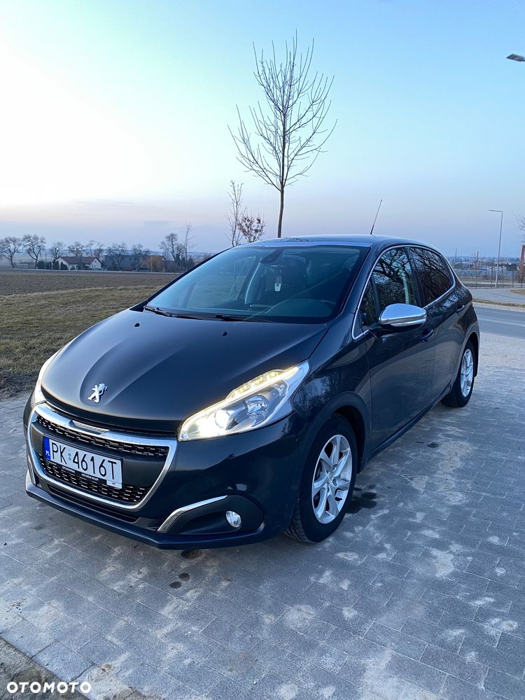 Peugeot 208 - 10