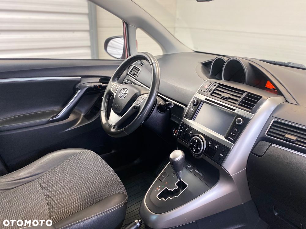 Toyota Verso 1.8 Premium MS - 10
