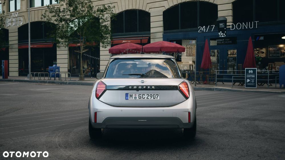 MINI Cooper Essential Trim - 7