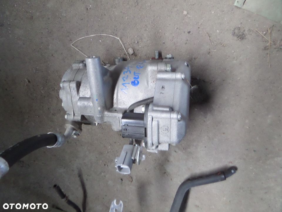 11234 Sprężarka klimatyzacji Mitsubishi Outlander III Lift 2.4 hybryda - 1