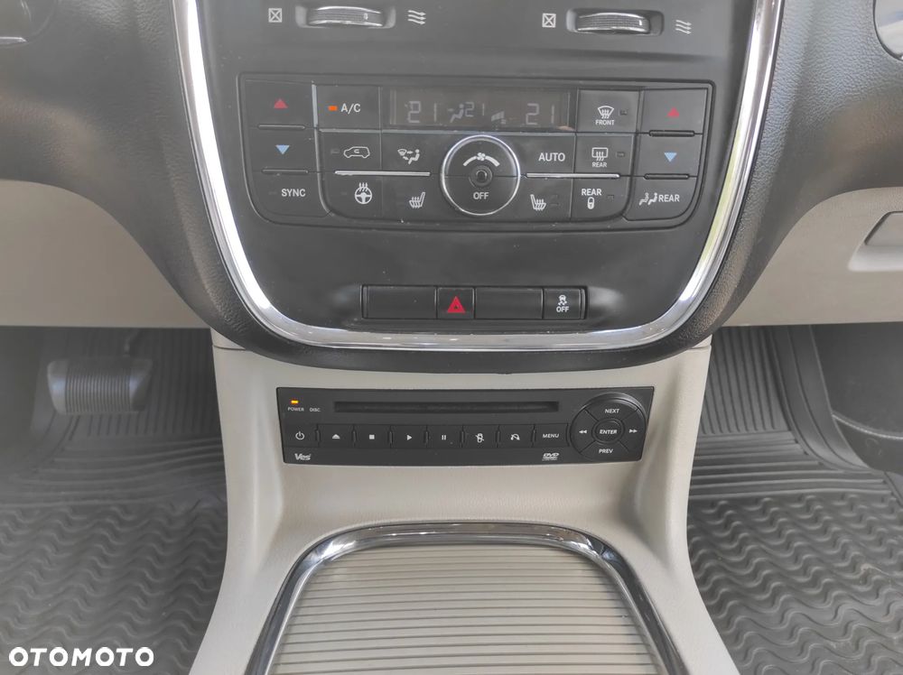 Lancia Voyager 2.8CRD Gold - 14