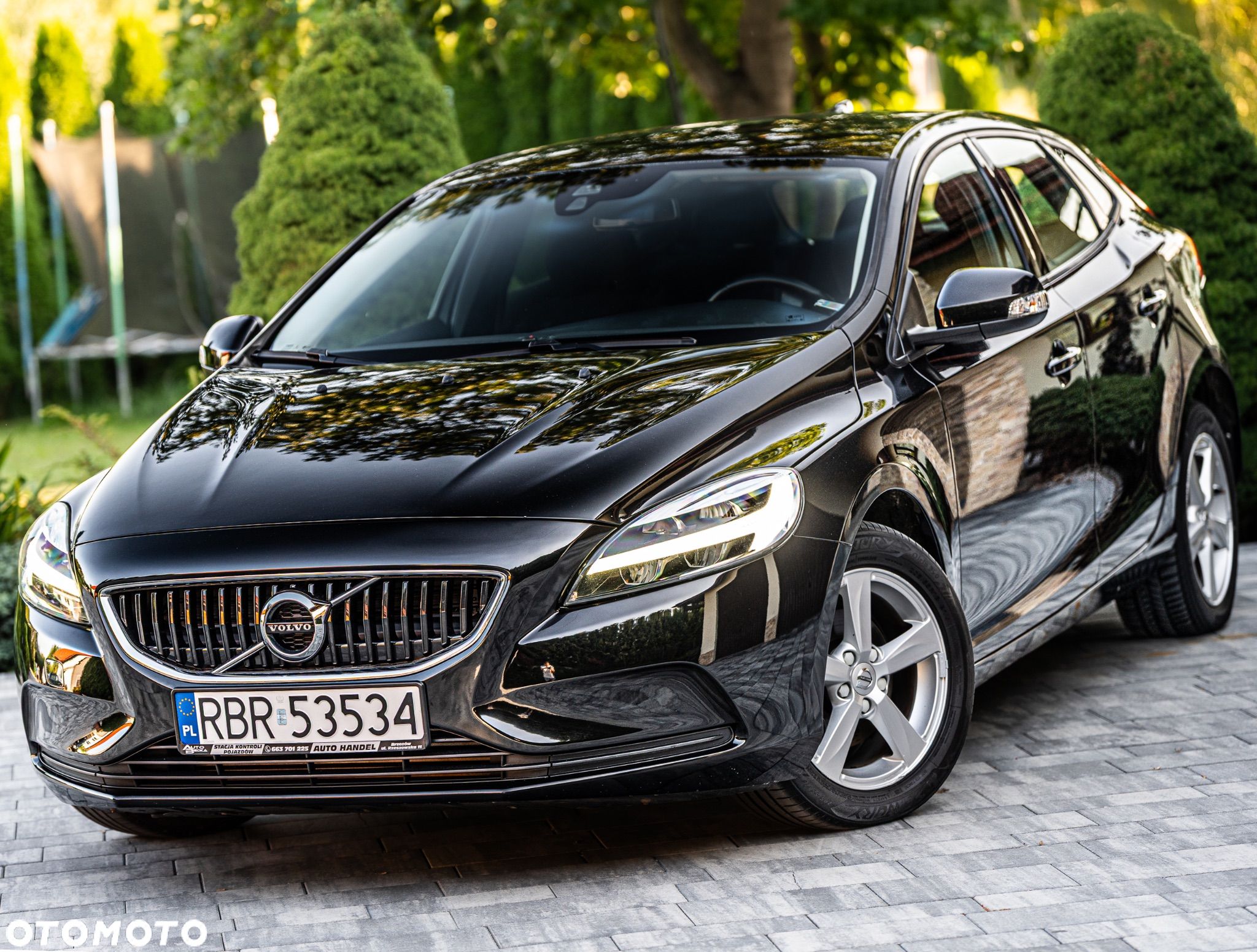 Volvo V40 D2 Drive-E Momentum - 1