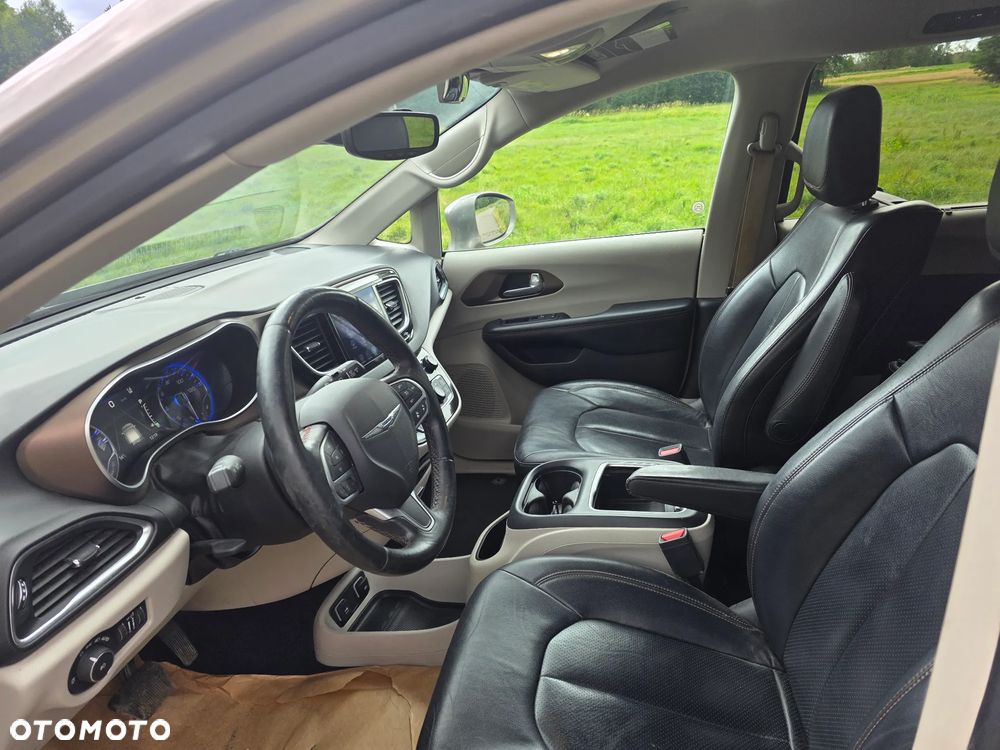 Chrysler Pacifica - 9