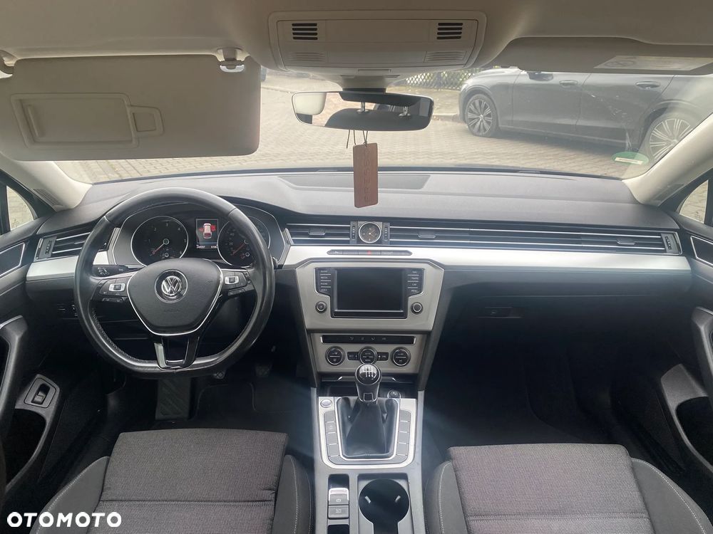 Volkswagen Passat 2.0 TDI BMT Comfortline - 14