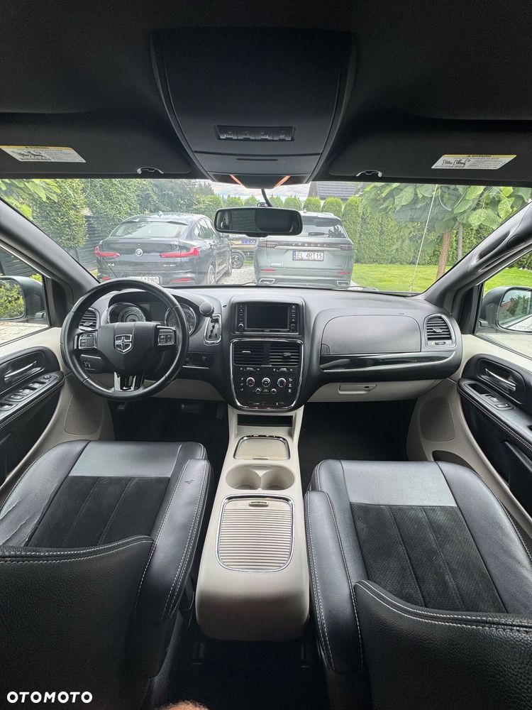 Dodge Grand Caravan - 3