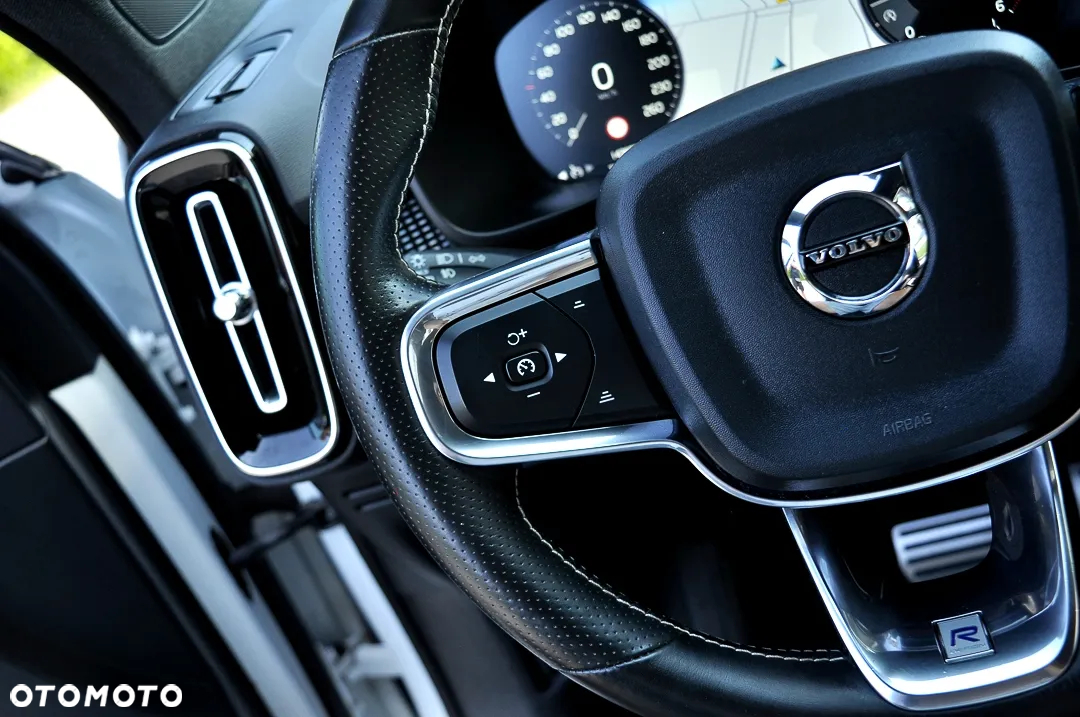 Volvo XC 40 T3 R-Design - 26
