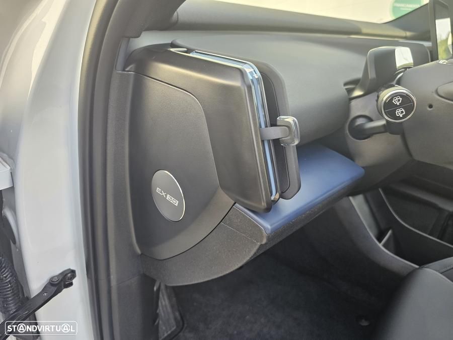 Volvo EX30 Single Motor Extended Range RWD Core - 33