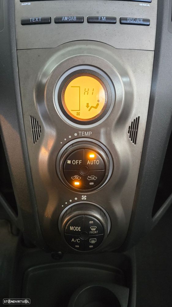 Toyota Yaris 1.4 D-4D AC Manual - 11