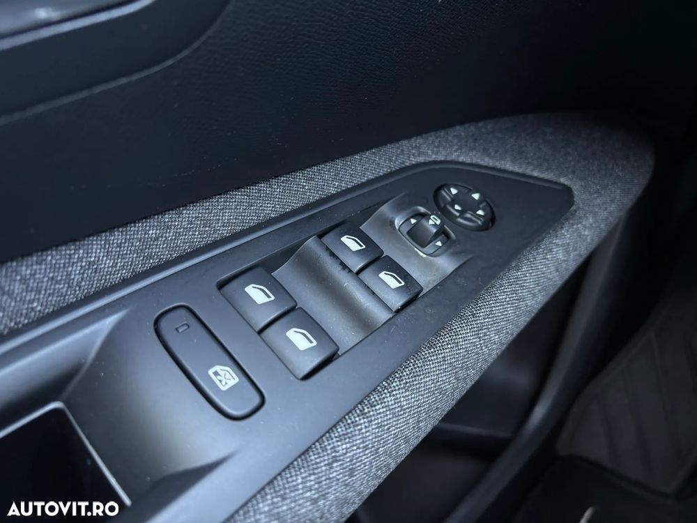 Peugeot 3008 BlueHDi 130 Stop & Start EAT8 Active Business-Paket - 25