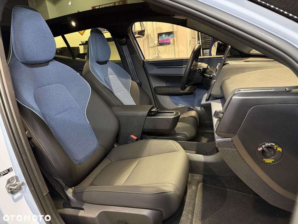 Volvo EX30 Twin Motor Performance AWD Plus - 21