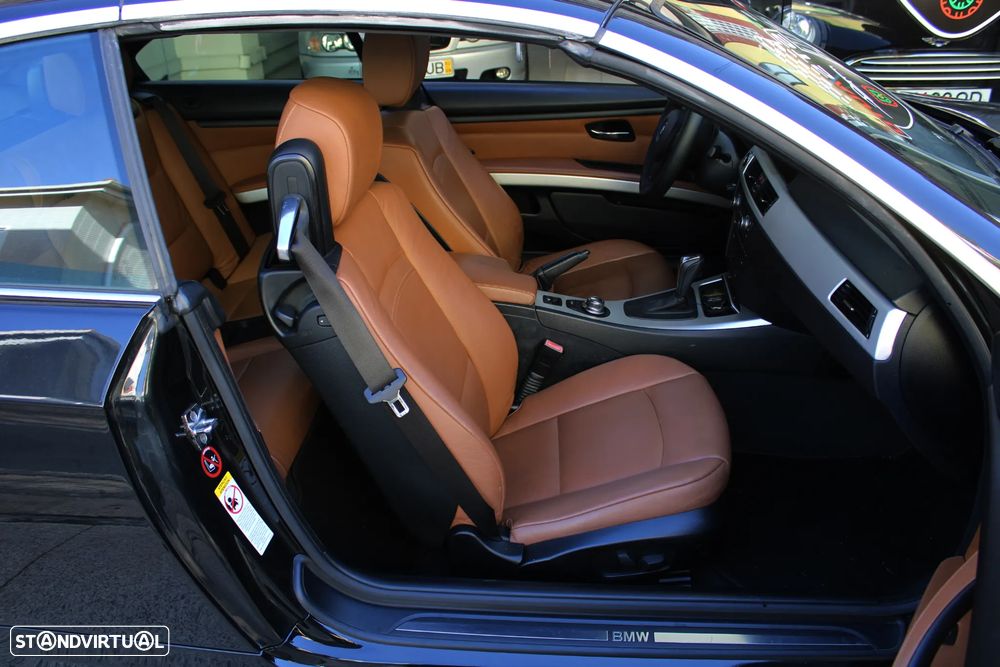 BMW 330 i Auto - 8