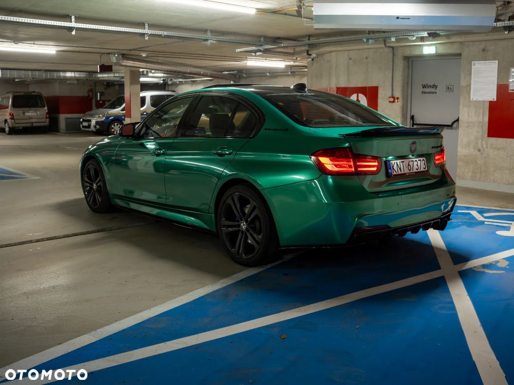 BMW Seria 3 335i Sport Line - 11