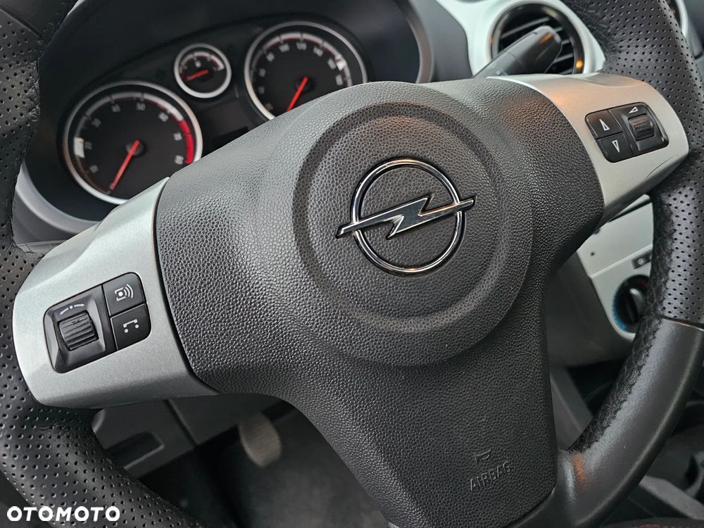 Opel Corsa 1.4 16V Sport - 32