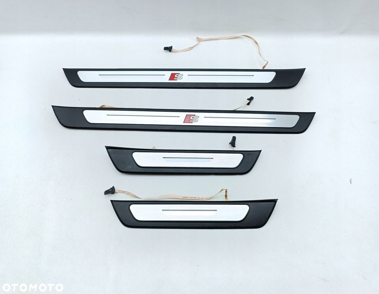 LISTWY PROGOWE KOMPLET PODŚWIETLANE LED S-LINE AUDI A7 C8 4K8947405A - 1