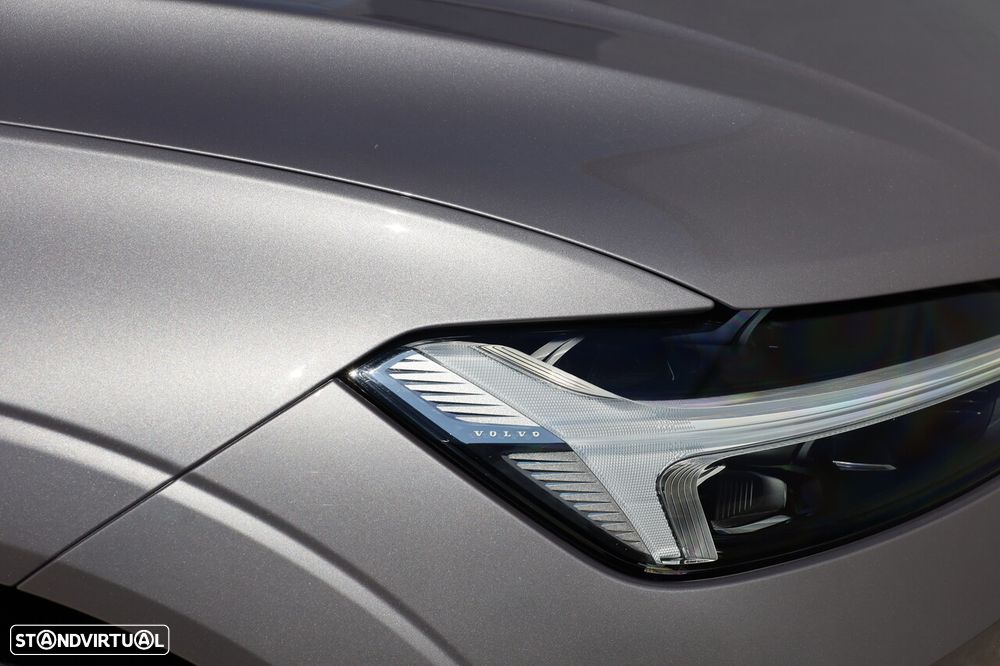 Volvo XC 60 2.0 T6 PHEV Core AWD - 38