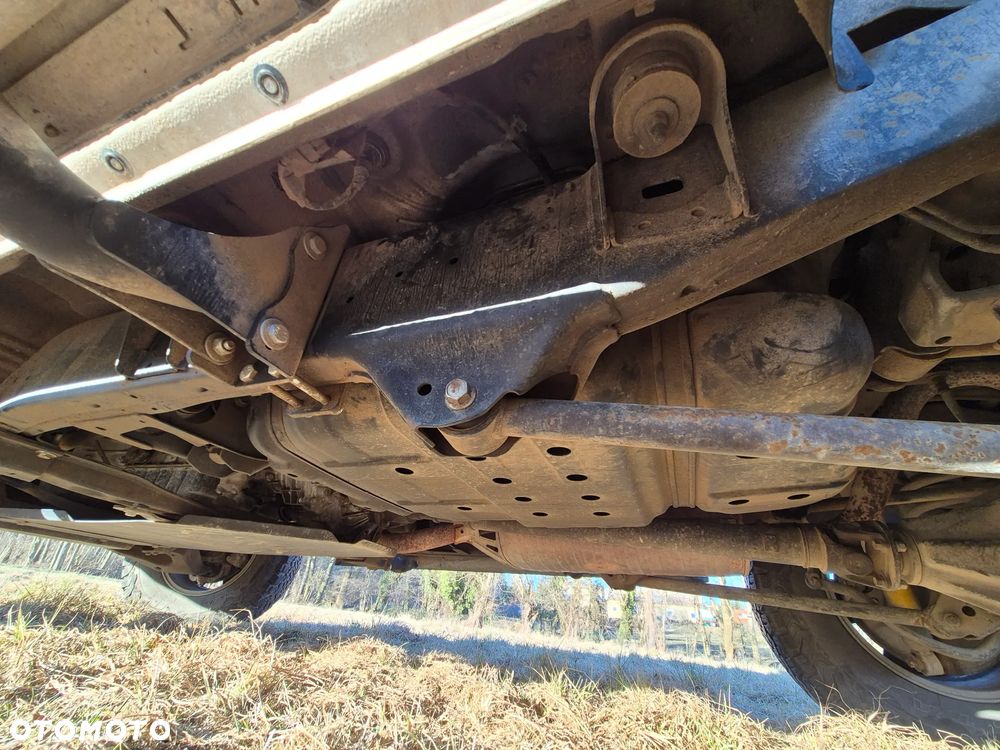 Toyota Land Cruiser - 35